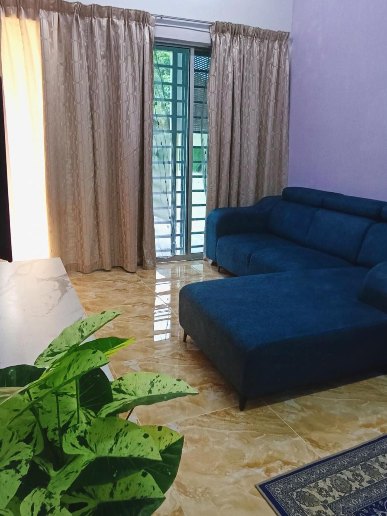 Homestay Lestari Klia Sepang Exterior foto